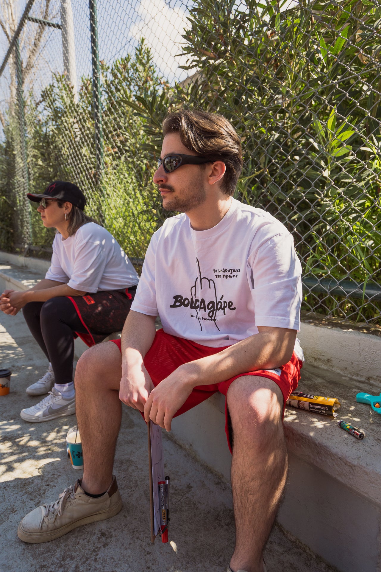 To mplouzaki t**prwhn- T-SHIRT