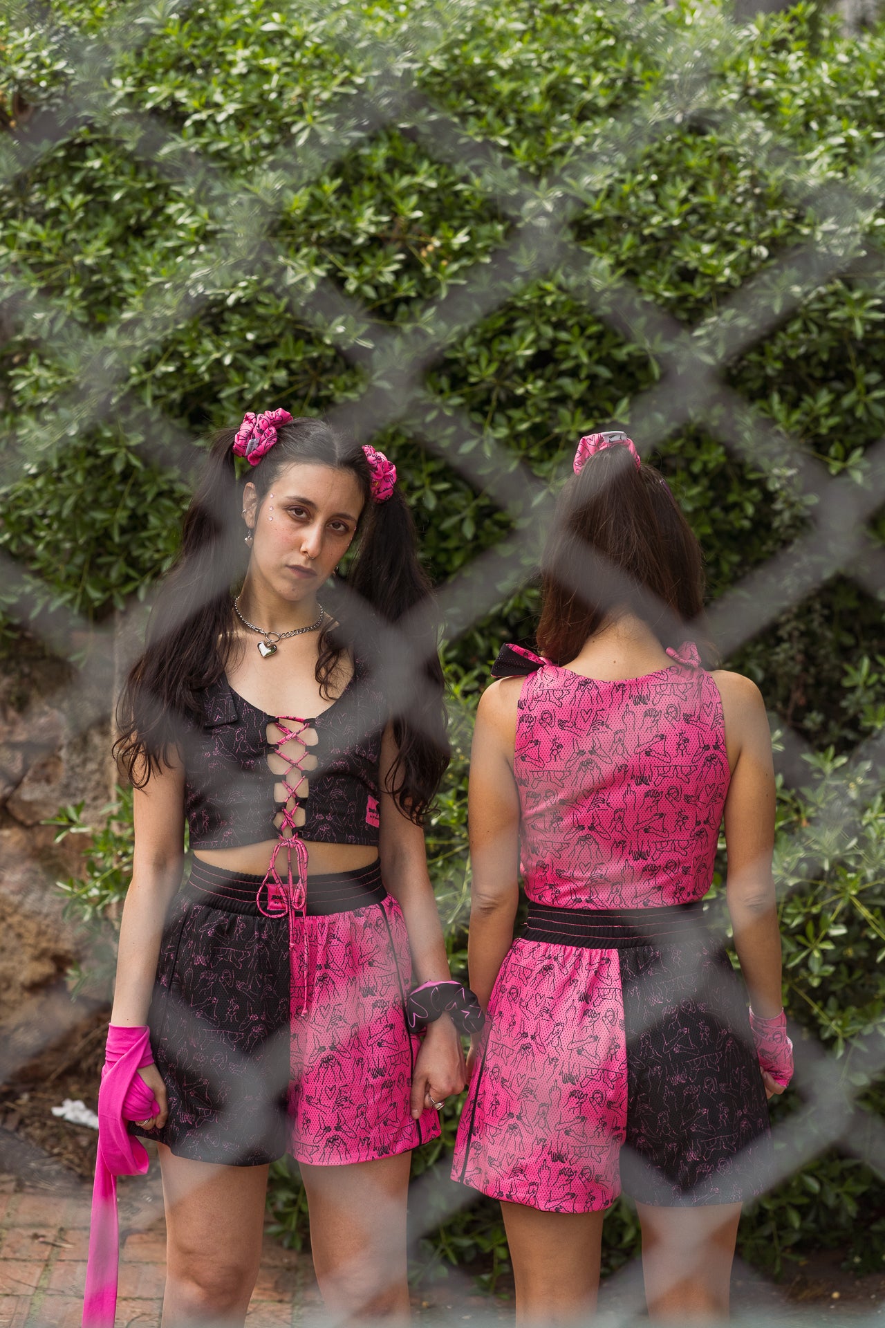 Tie-me-up Top FUCHSIA/BLACK