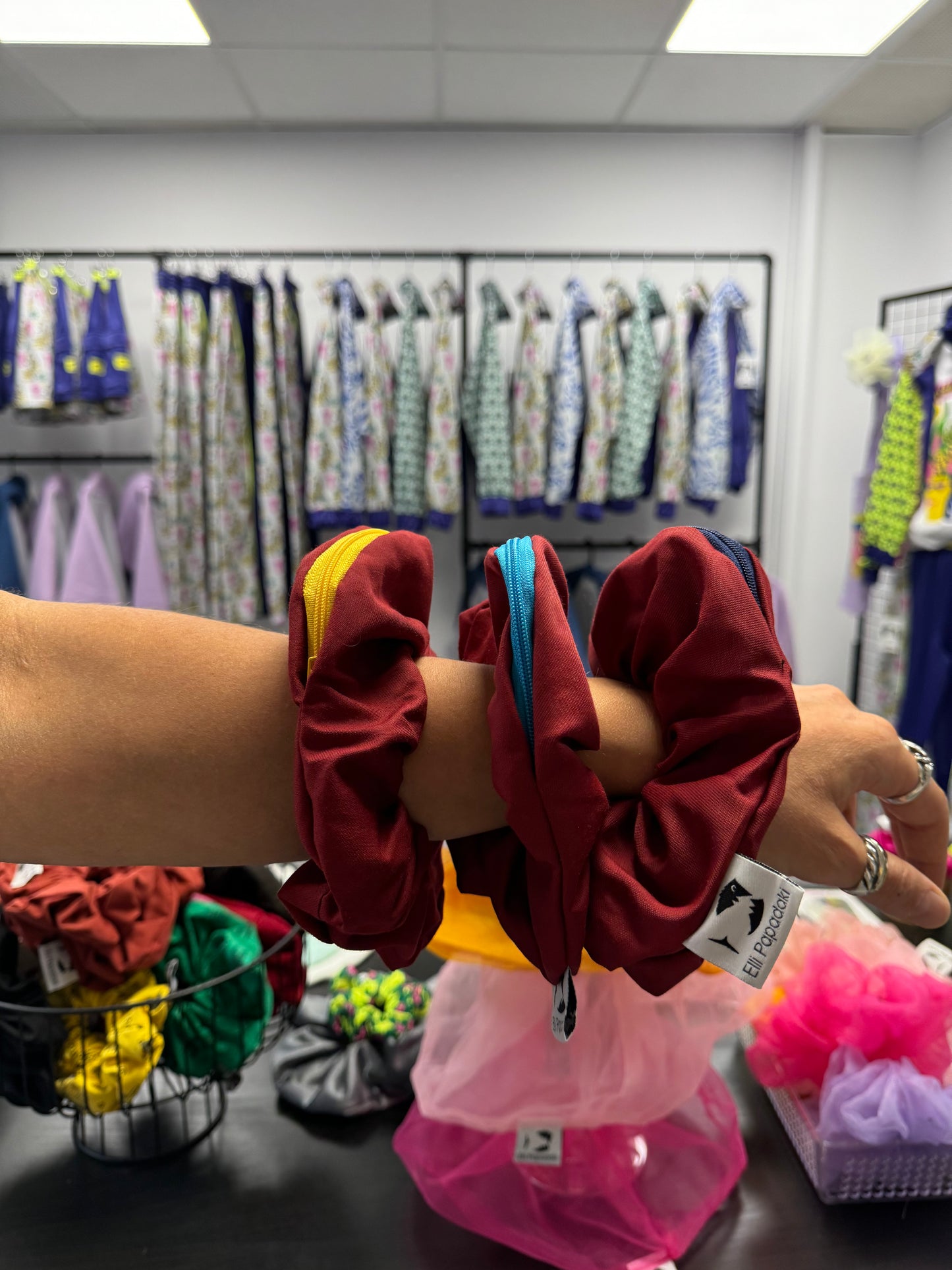 Scrunchie-Zipper Dark Red