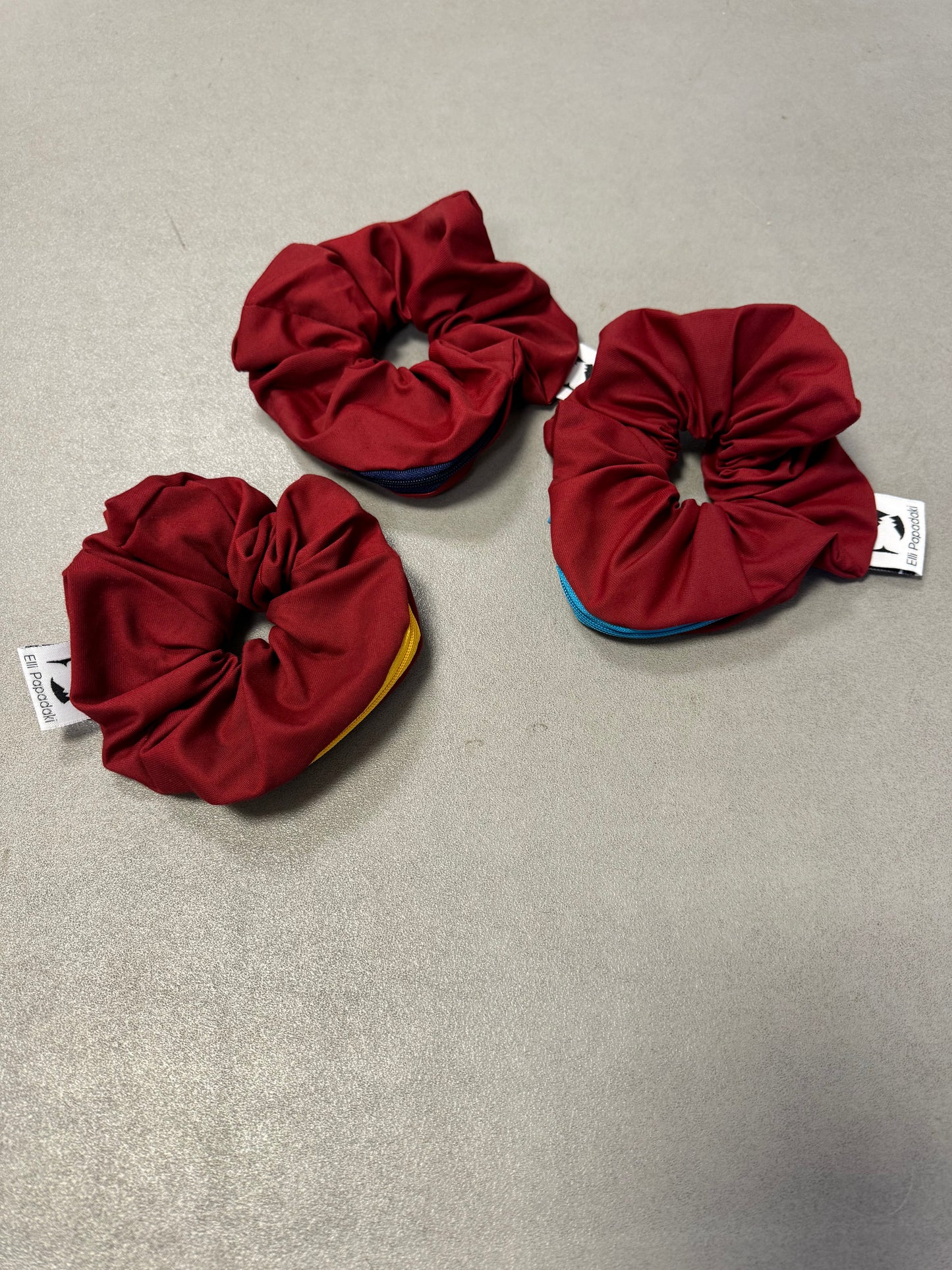 Scrunchie-Zipper Dark Red