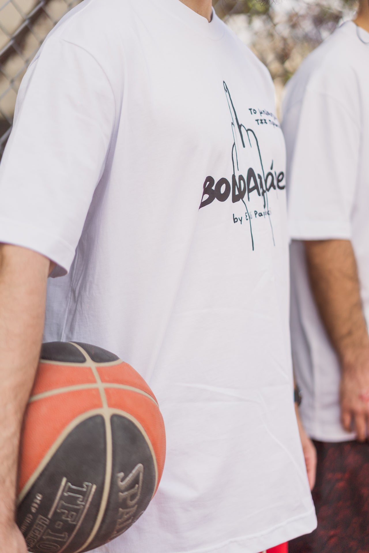 To mplouzaki t**prwhn- T-SHIRT