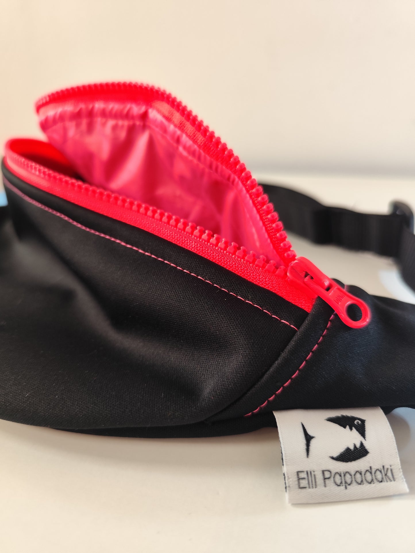 Banana-bag black/neon