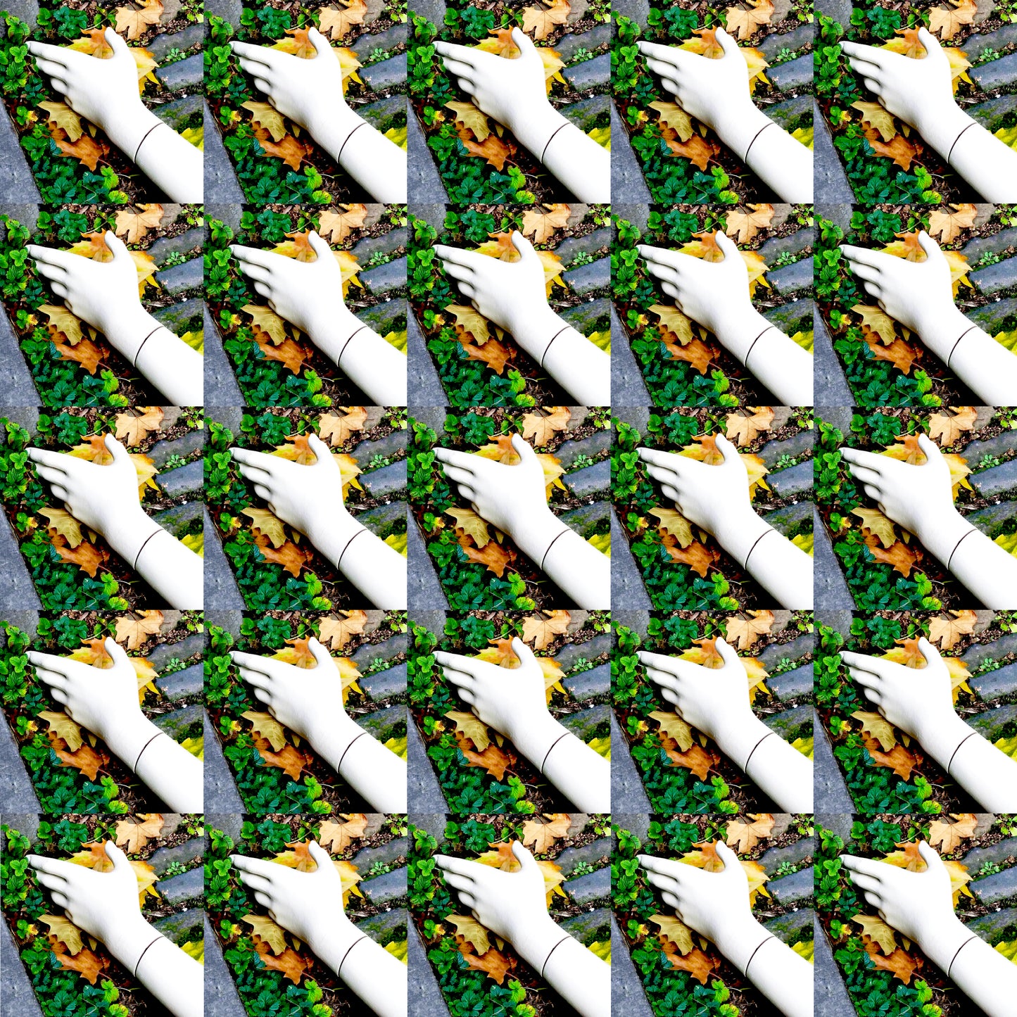 THE DOLL COLLECTION-Dolls' hand Scrunchie