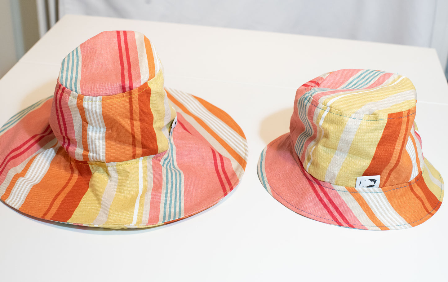 Beach hat with stripes