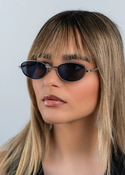 RED RAVEN - AMELIA SILVER