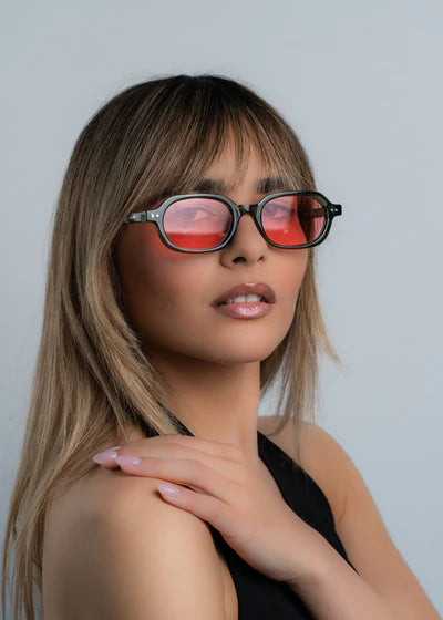 RED RAVEN -CONNOR EMERALD