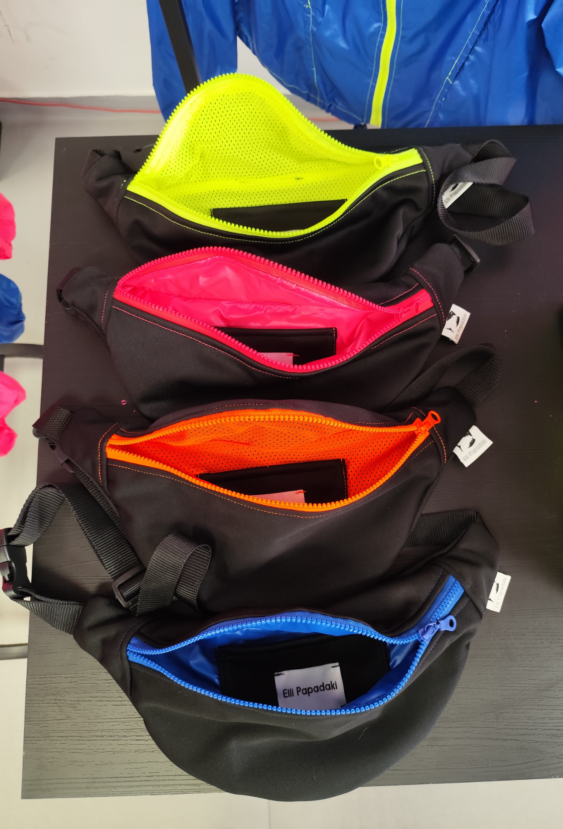 Banana-bag black/neon