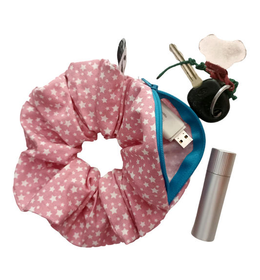 Scrunchie-Zipper with pink stars