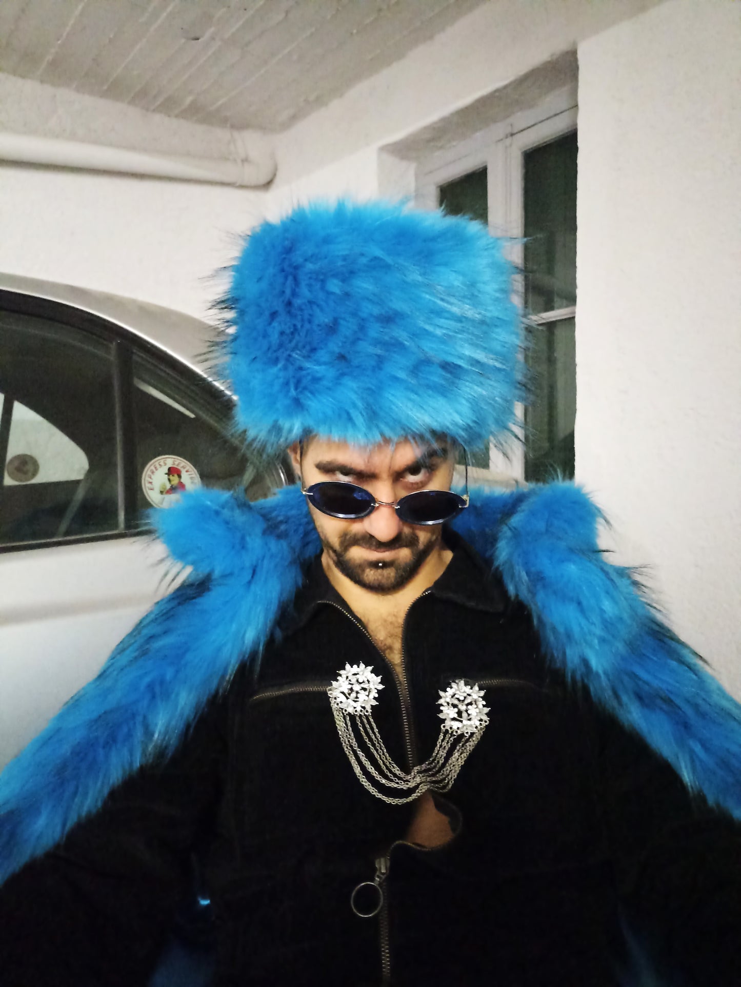 Faux-fur neon blue