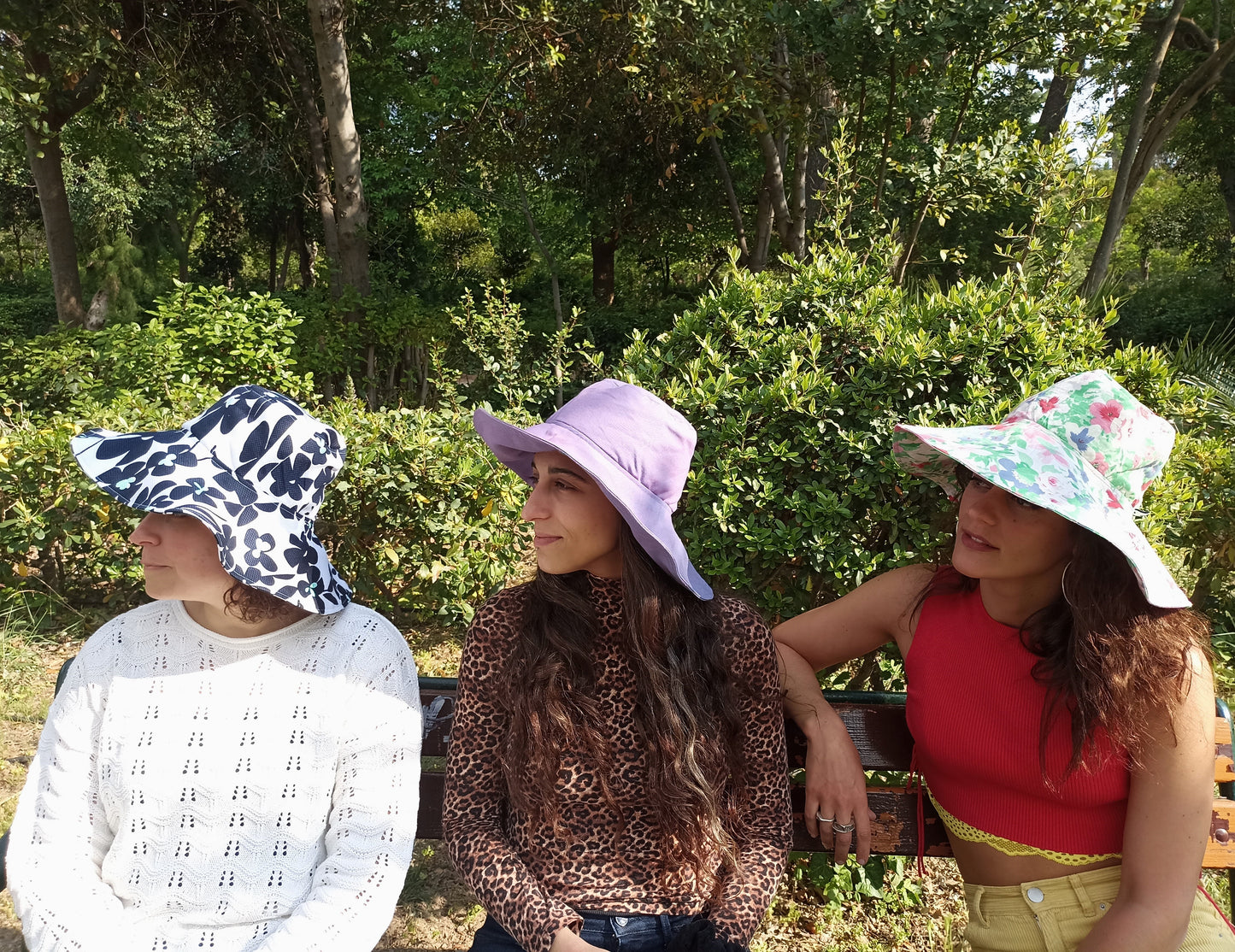 Beach hat - Blue flowers