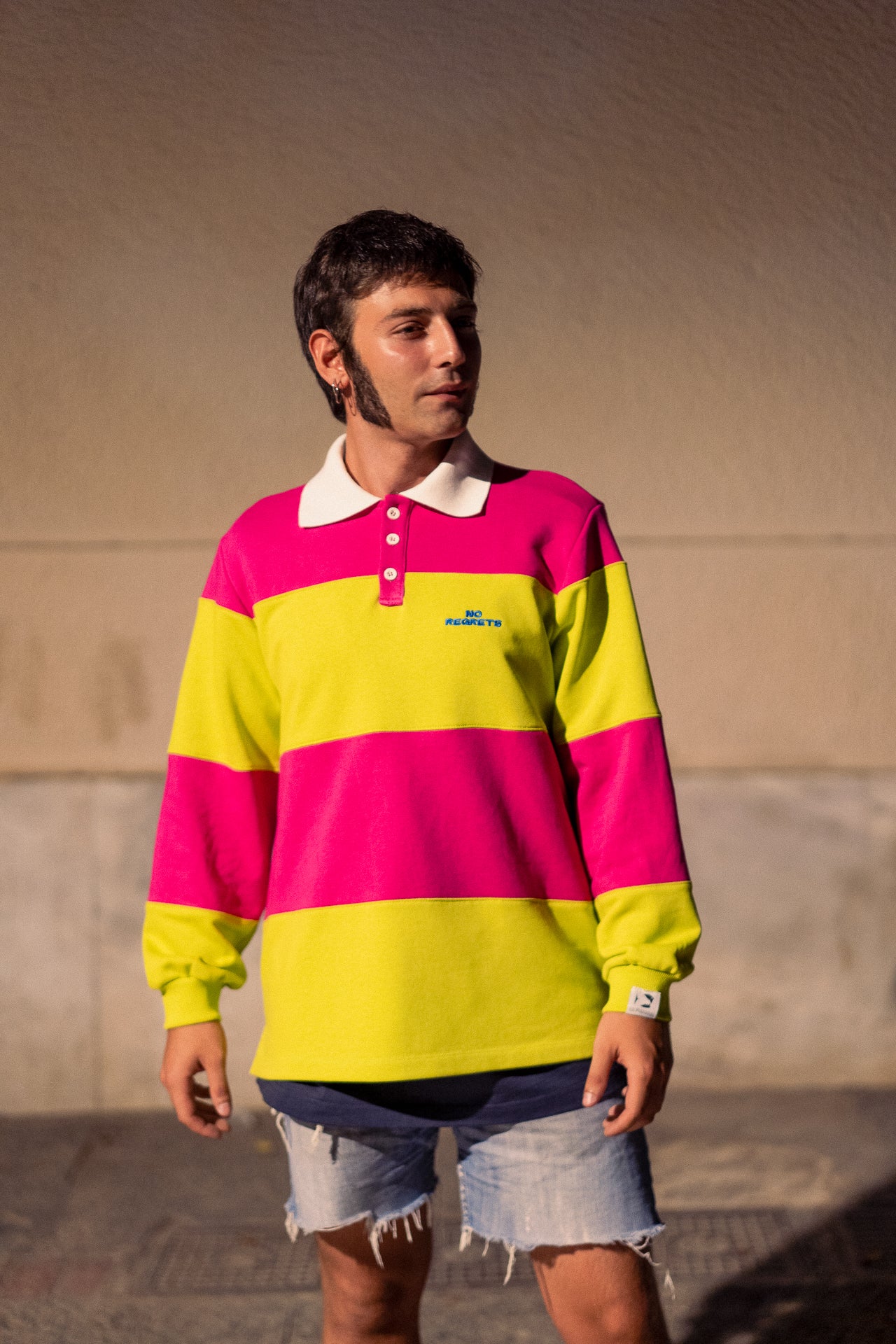 21:15, Polo sweatshirt