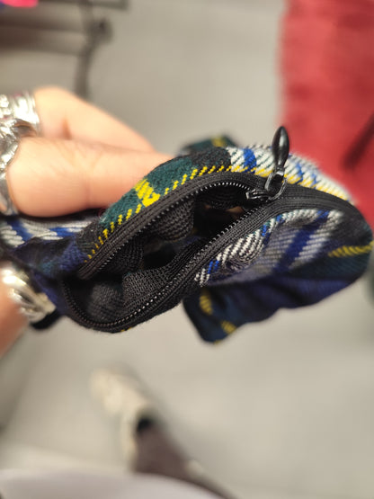 Scrunchie-Zipper Plaid