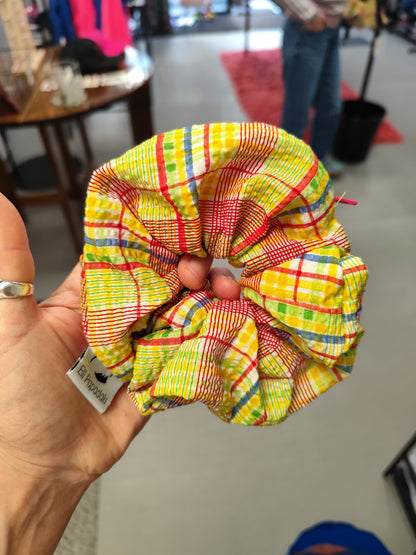 Scrunchie-Zipper Plaid