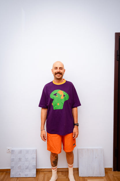 ΚΥΡΙΑ in purple