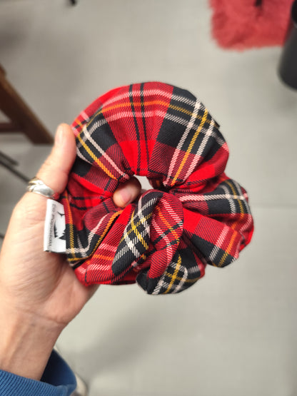 Scrunchie-Zipper Plaid
