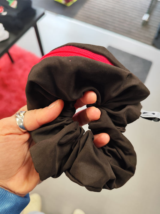 Scrunchie-Zipper Monochromatic