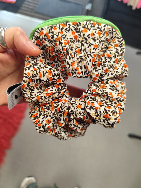 Scrunchie-Zipper Orange Flowers