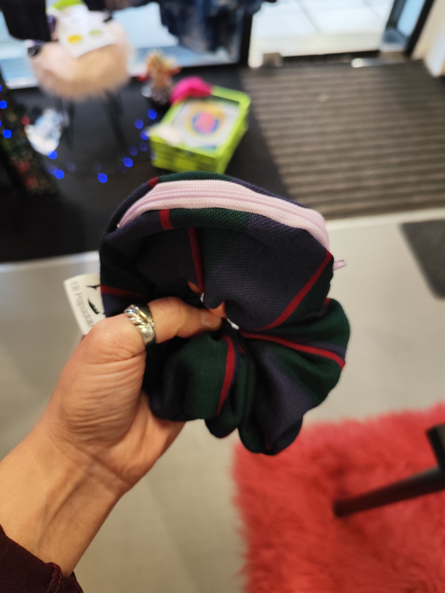 Scrunchie-Zipper With stripes