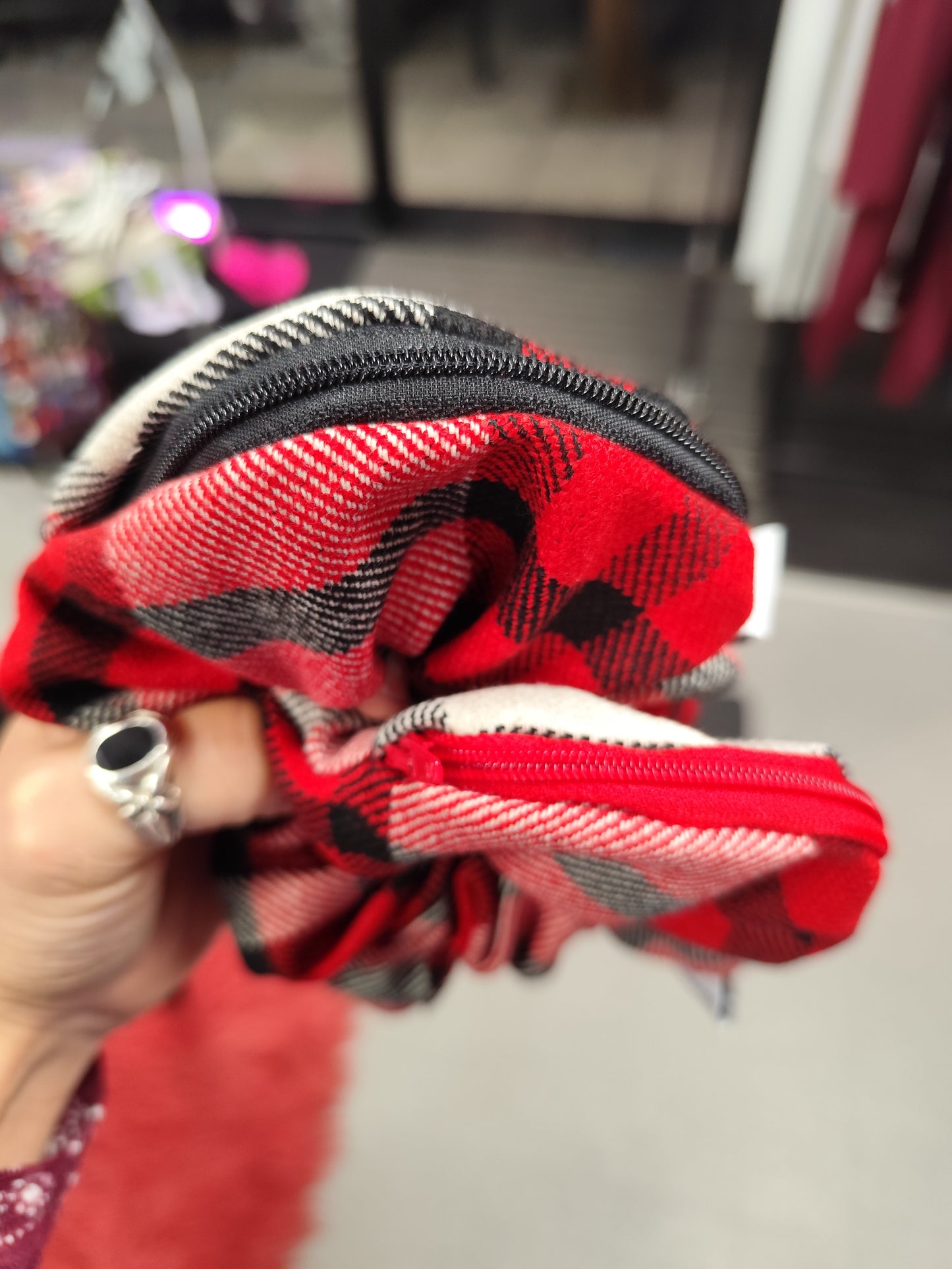 Scrunchie-Zipper Plaid