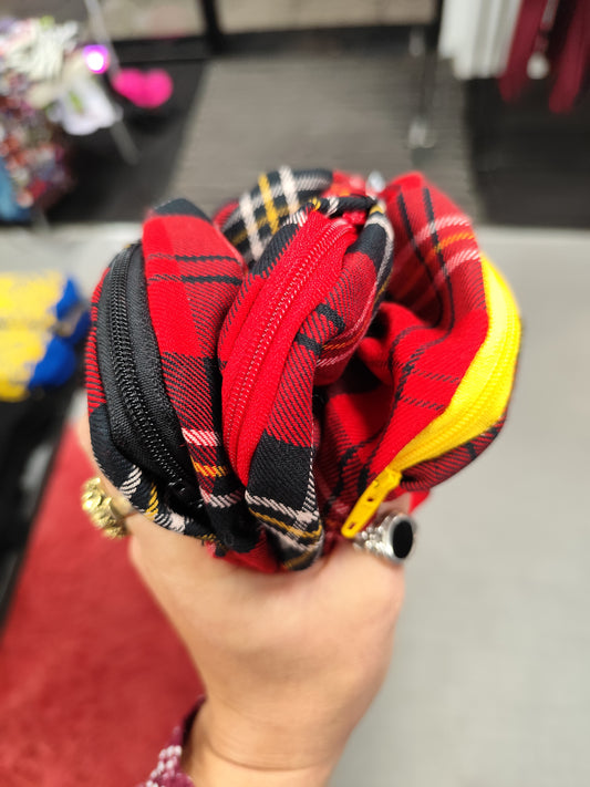 Scrunchie-Zipper Plaid