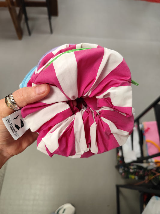 Scrunchie-Zipper With stripes