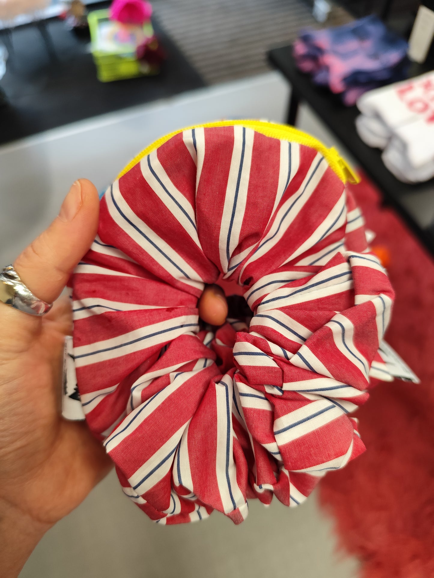 Scrunchie-Zipper With stripes